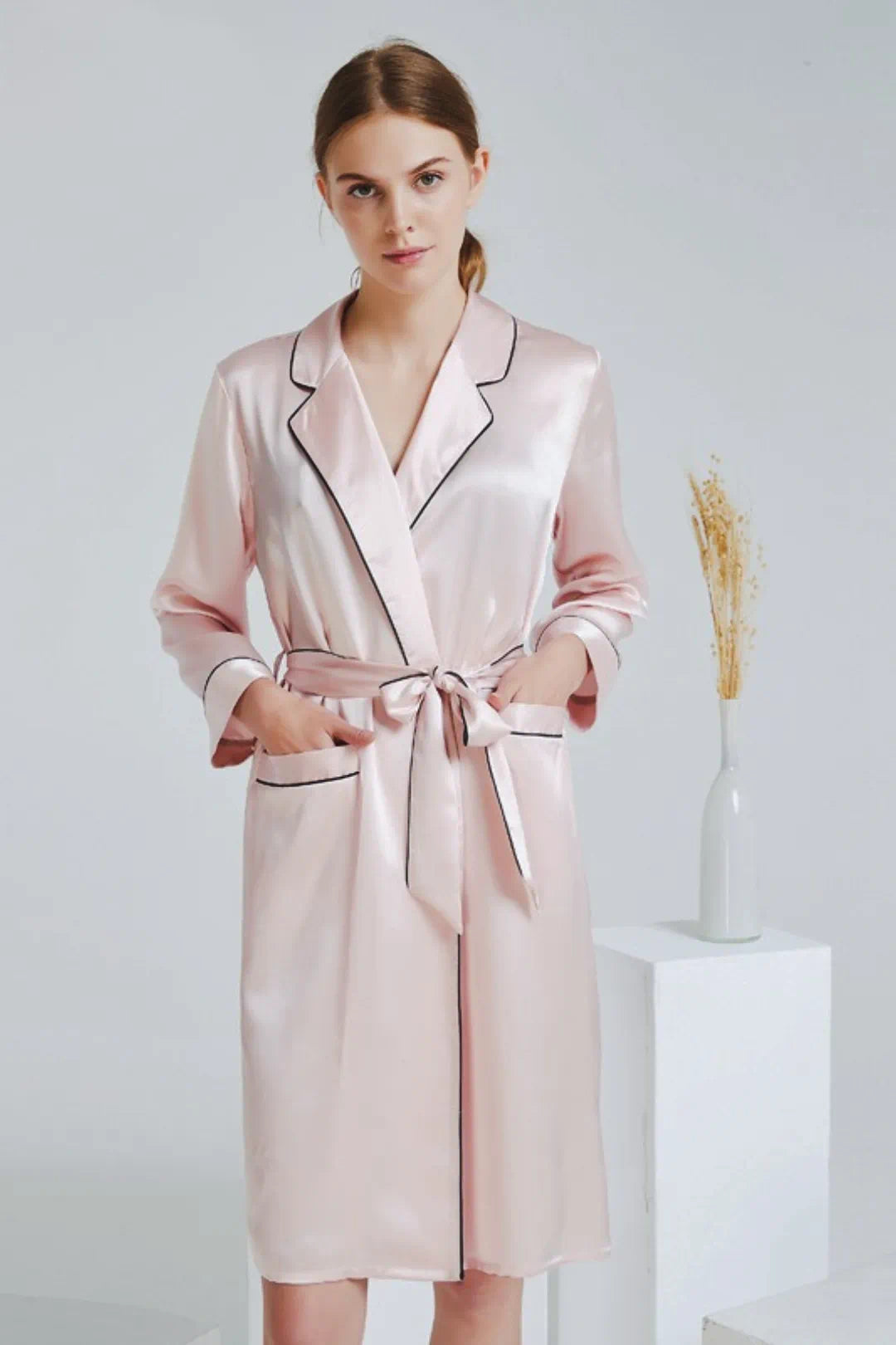 19 Momme Collared Silk Robe with Pockets